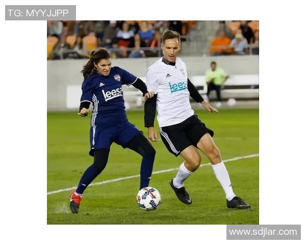 纳什与足球明星的精彩对话揭示运动背后的激情与梦想